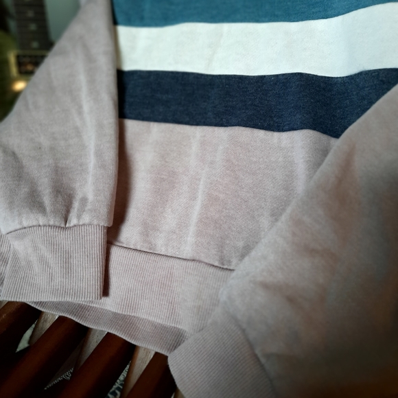 Hippie Rose sweater size sm. - Picture 6 of 7